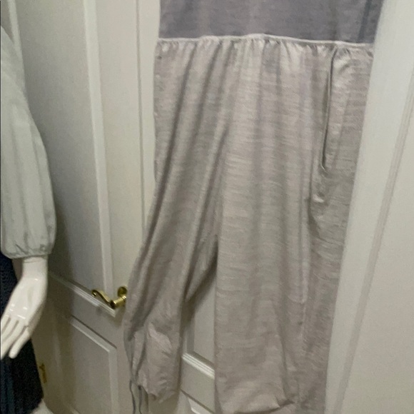 Lululemon beautiful lose yoga pants with the stretchy belt perfect condition - Picture 3 of 11
